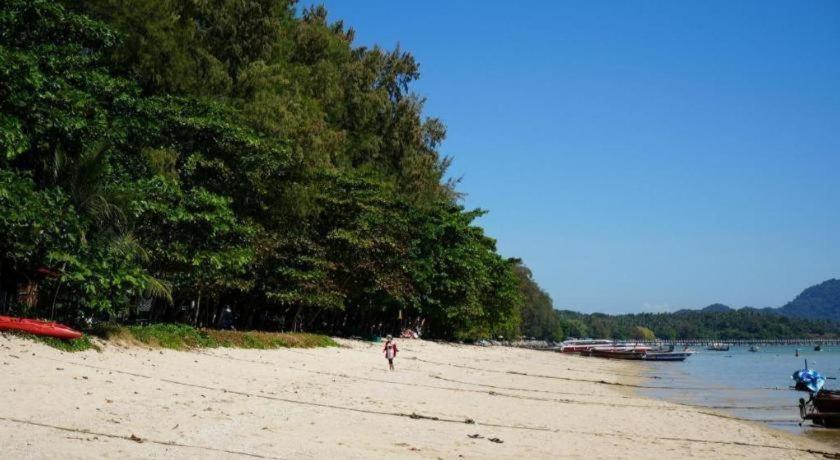 Oyo 450 Rawai Studios Resort Ngoại thất bức ảnh